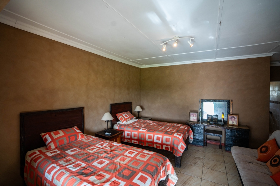 5 Bedroom Property for Sale in Grahamstown Rural Eastern Cape